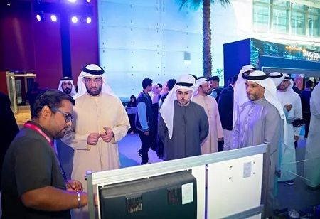 Khalifa University Hosts Leading Figures for a Day of Technological Advancements