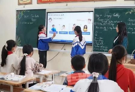 UNICEF Praises Vietnam's Decision to Waive School Fees in Public Education