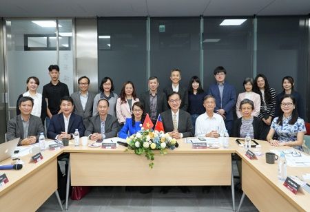 VNU-HCM, NCKU Discuss Joint Programs in Semiconductor Field